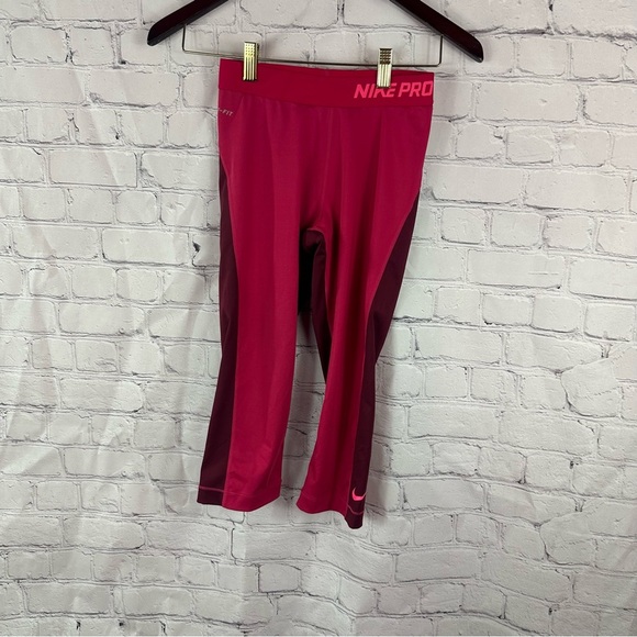 Nike pro Pink cranberry Performance Leggings cropped capri 18" inseam sz small - Picture 1 of 9